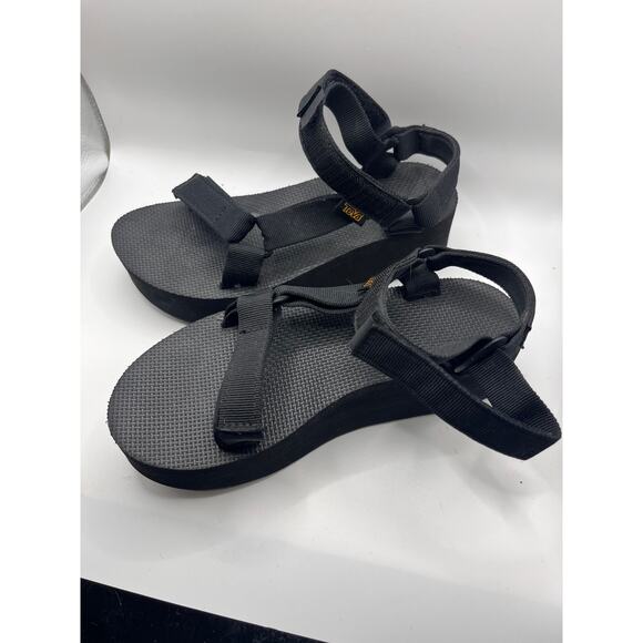 Teva Flatform Mevia Sandals in Black - Picture 4 of 13